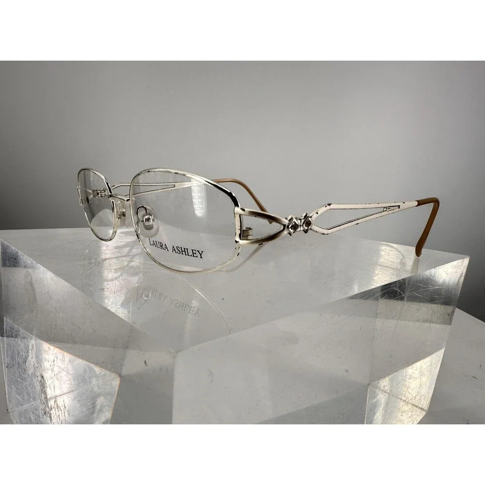 Laura Ashley Sheridan Silver Distressed Look Frame Italy 52-18-135 (C6-21)